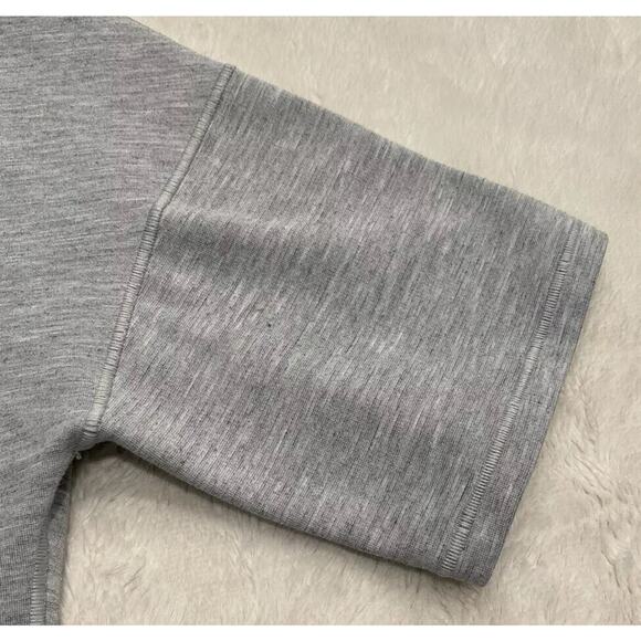 Lululemon Women’s Minimal Gray Top Short Sleeve Crop Peekaboo Open Back FLAWED - Picture 4 of 9